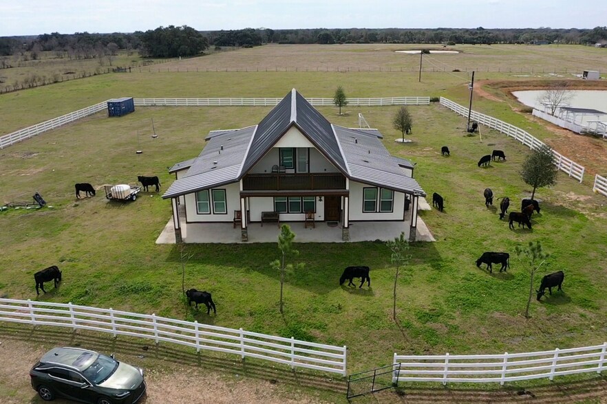 1048 11th st, Rock Island, TX à vendre - Photo du bâtiment - Image 3 de 32