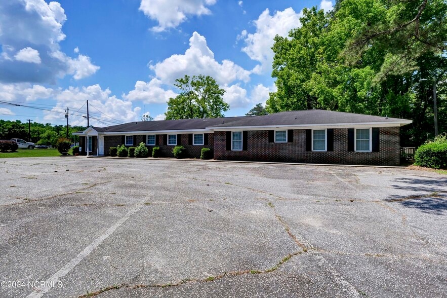 333 Jefferson St, Whiteville, NC for sale - Building Photo - Image 2 of 33