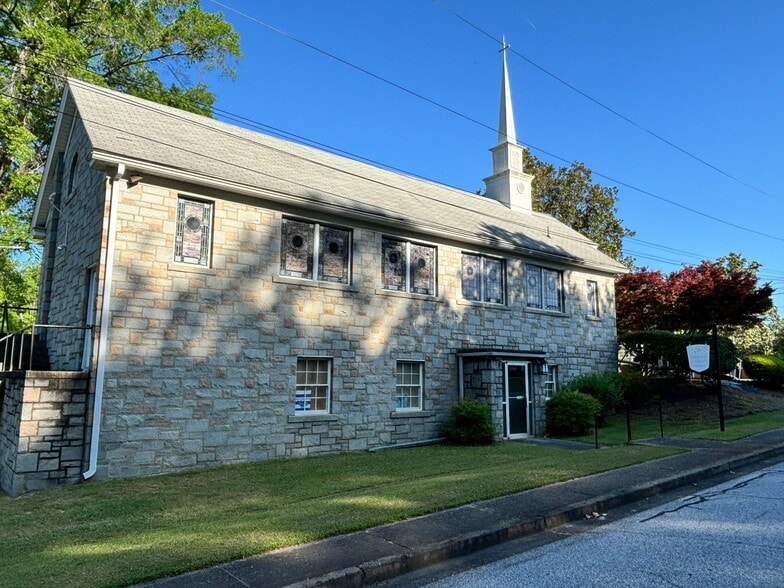 413 W Farley Ave, Laurens, SC for sale - Primary Photo - Image 1 of 19