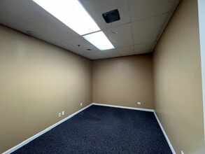 1114 N Main St, Algonquin, IL for lease Interior Photo- Image 2 of 15