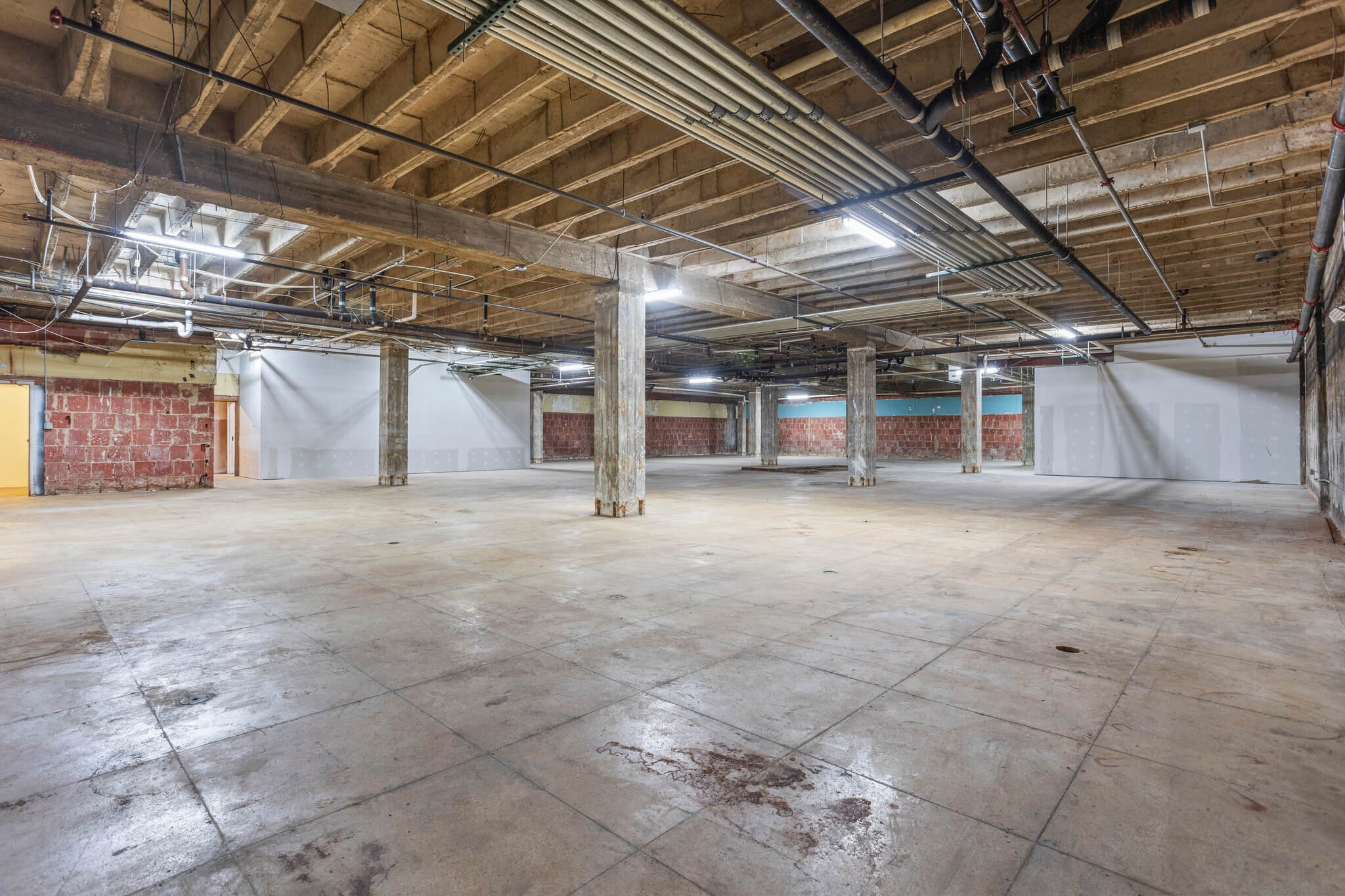 611 Houston St, Fort Worth, TX for lease Building Photo- Image 1 of 9