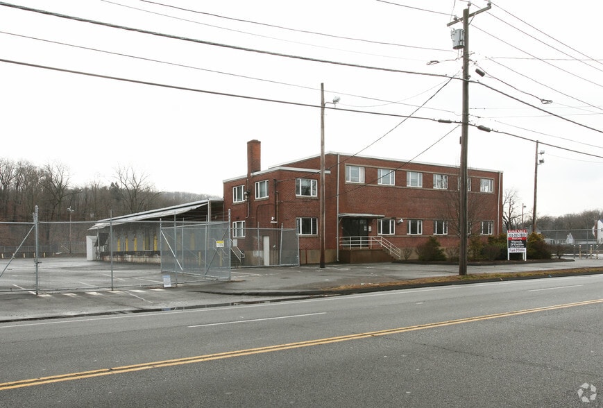 15 Middletown Ave, North Haven, CT for lease - Building Photo - Image 2 of 5