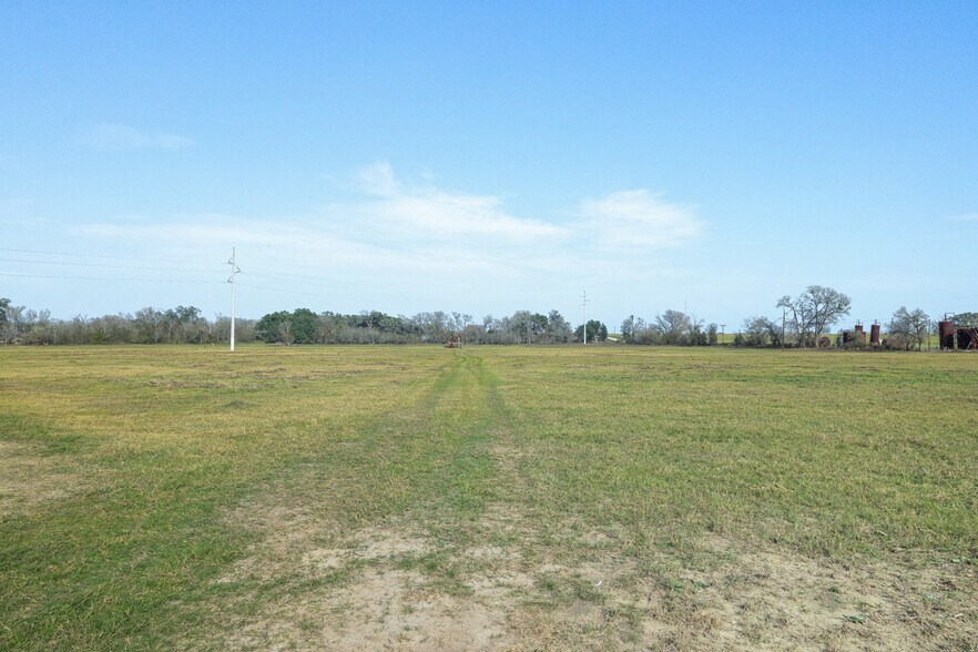 1144 Treetop ln, Luling, TX à vendre - Photo du bâtiment - Image 3 de 67
