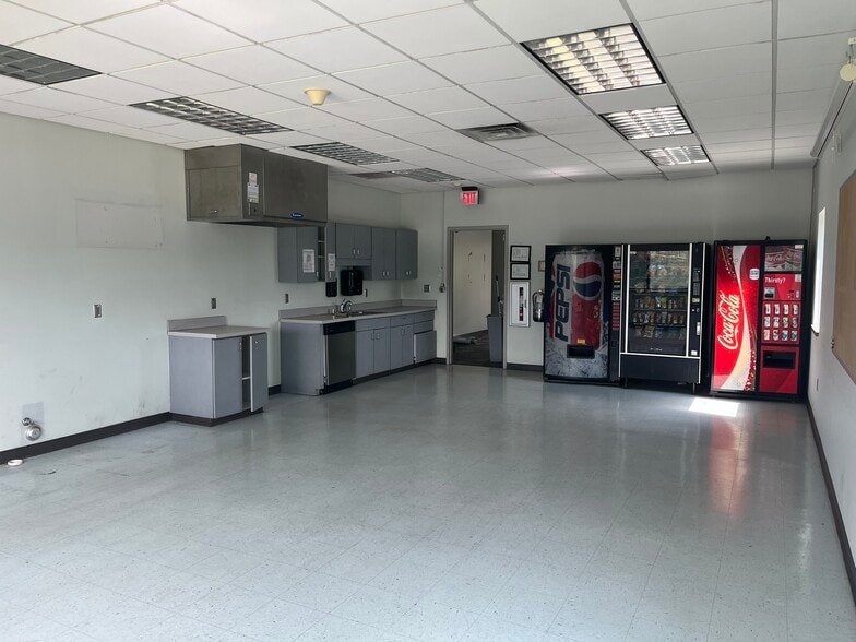 150 Daniel Payne Dr, Birmingham, AL for lease - Building Photo - Image 2 of 5