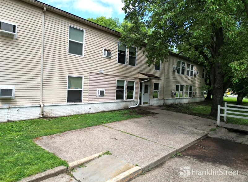 2305 S Rotherwood Ave, Evansville, IN à vendre - Photo du bâtiment - Image 3 de 15