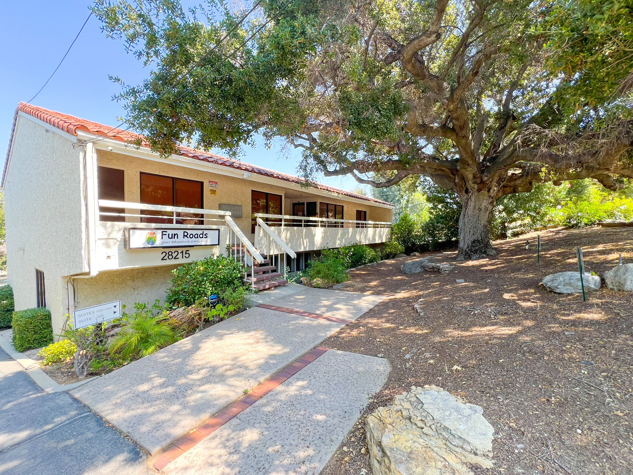 28215 Agoura Rd, Agoura Hills, CA for sale Primary Photo- Image 1 of 19