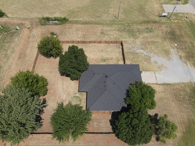 811 N Mustang Rd, Tuttle, OK à vendre - Photo du bâtiment - Image 1 de 11