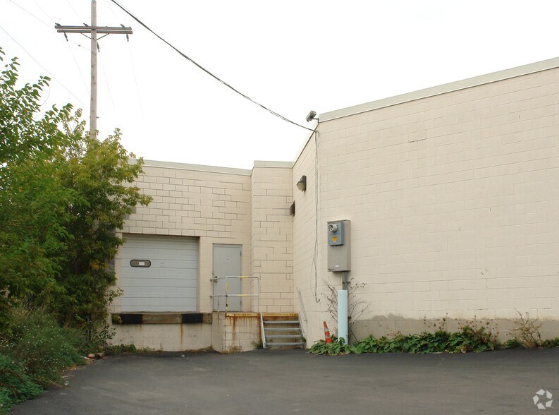425 W Walnut St, Milwaukee, WI for lease - Building Photo - Image 3 of 3