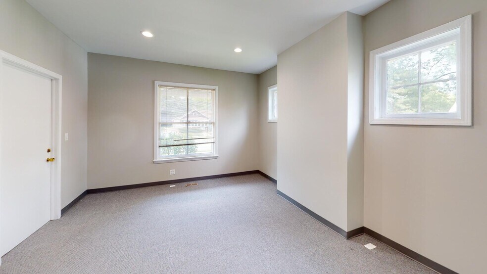 509 W Main St, Barrington, IL à louer - Photo intérieure - Image 2 de 17