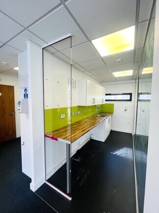 Plus de détails pour 3 Addison Bridge Pl, Londres - Coworking à louer