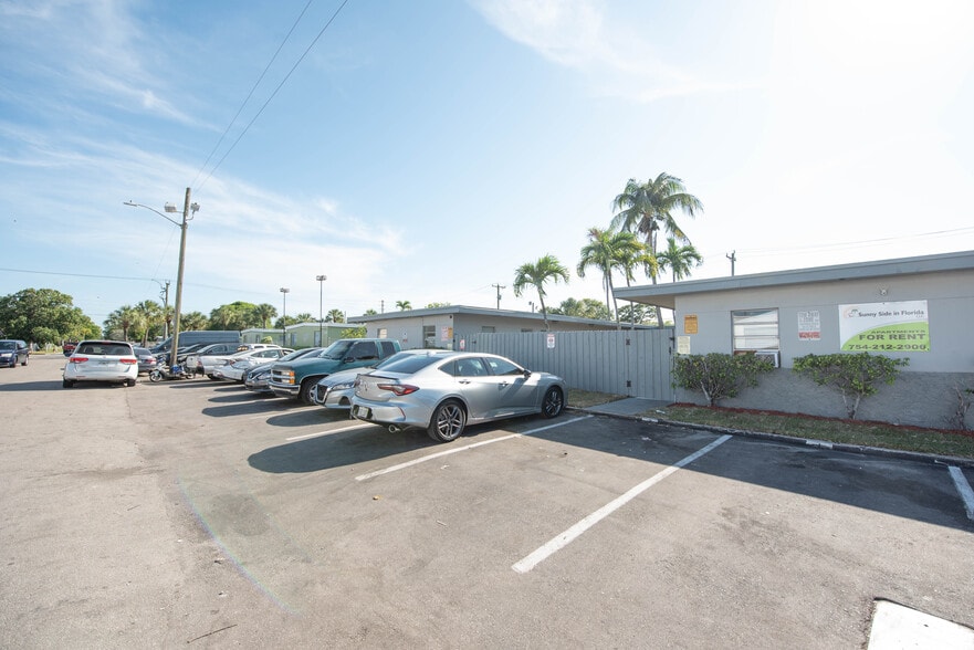 821-825 NW 10th Ter, Fort Lauderdale, FL for sale - Building Photo - Image 2 of 23