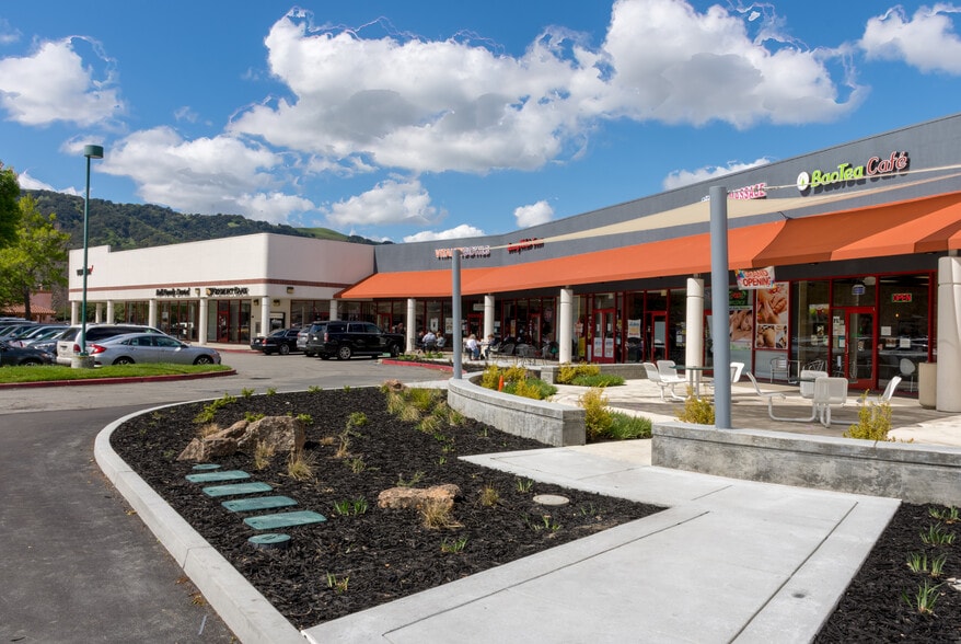 6654 Koll Center Pky, Pleasanton, CA for lease - Building Photo - Image 2 of 15