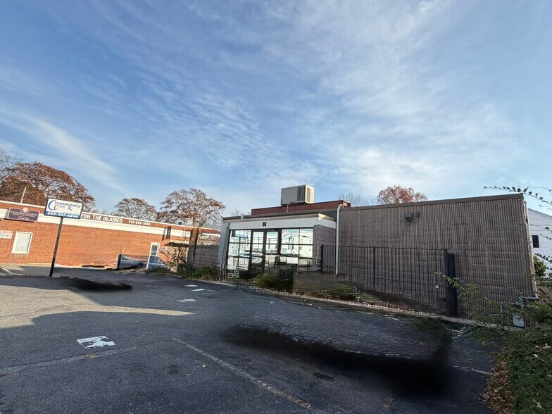 86 Front St, Hempstead, NY à vendre - Photo du bâtiment - Image 3 de 11
