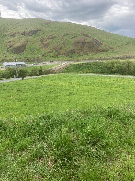 Lot 10 Cactus Ln, Lewiston, ID for sale - Building Photo - Image 1 of 34