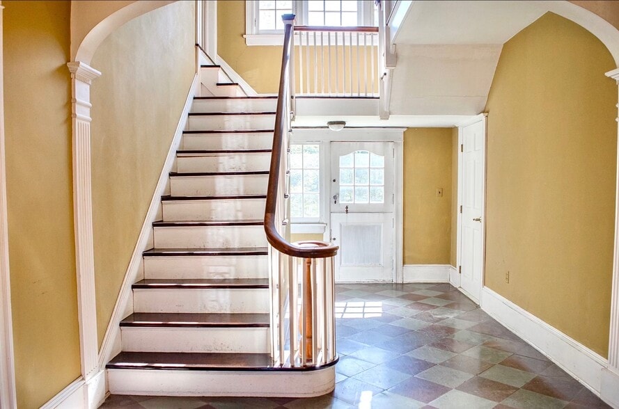 1380 Route 44, Pleasant Valley, NY for sale - Interior Photo - Image 3 of 16