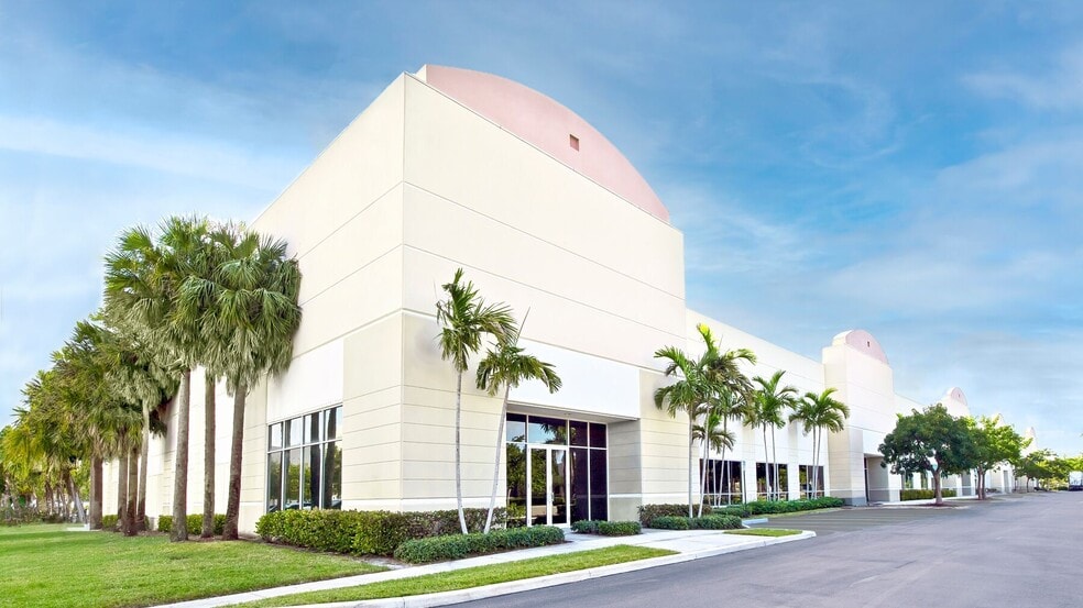 2100 SW 2nd St, Pompano Beach, FL for lease - Building Photo - Image 1 of 4