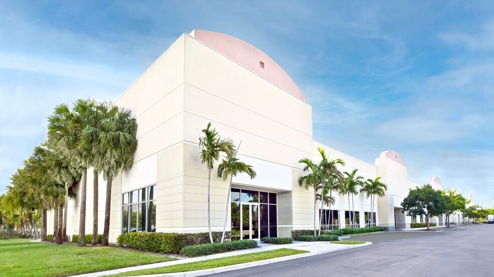 2100 SW 2nd St, Pompano Beach, FL à louer - Photo du bâtiment - Image 1 de 4