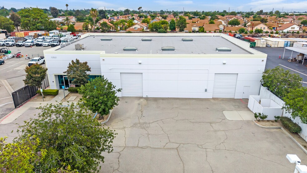13521 Benson Ave, Chino, CA à vendre - Photo du bâtiment - Image 3 de 11