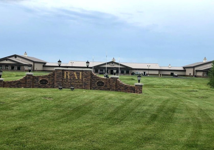 3100 SW 9th Ave, Watertown, SD à louer - Photo du bâtiment - Image 1 de 14