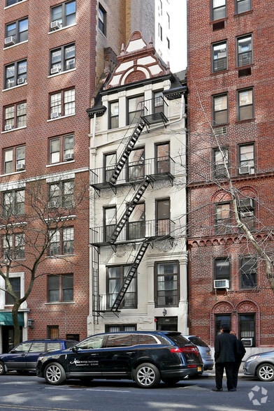 330 W 86th St, New York, NY for sale - Building Photo - Image 1 of 15