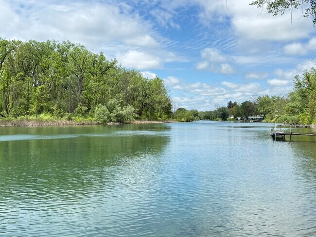 Plus de détails pour 984 Waterloo Geneva Rd, Waterloo Township, NY - Spécialité à vendre