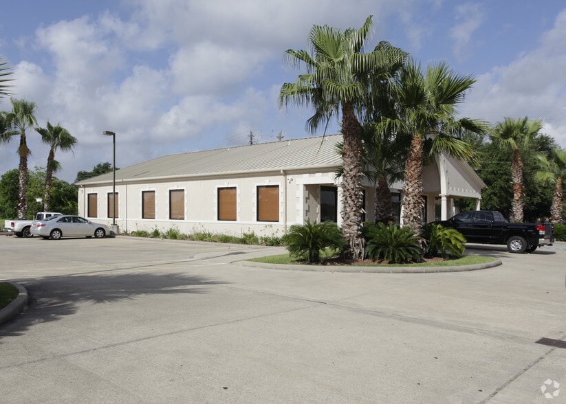 3326 Watters Rd, Pasadena, TX for sale - Building Photo - Image 2 of 9