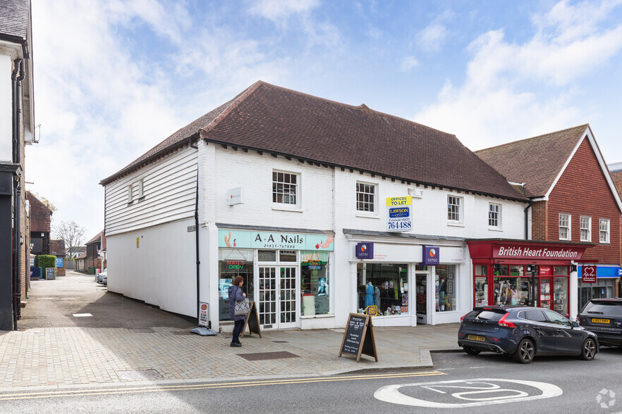 122-126 High St, Uckfield for lease - Primary Photo - Image 2 of 4