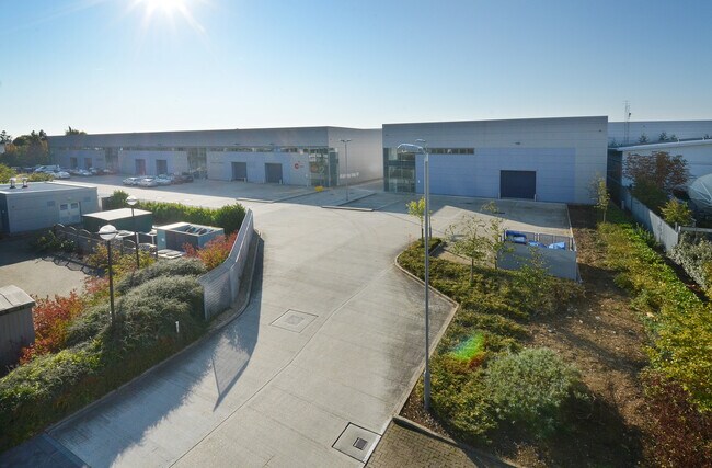 More details for Chippenham Dr, Milton Keynes - Industrial for Lease