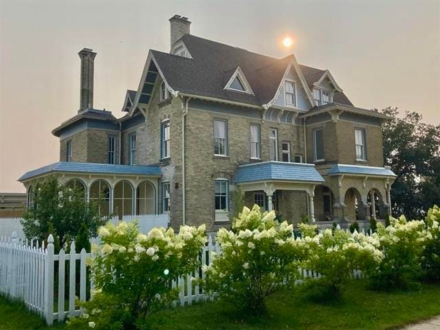 220 Saint Lawrence Ave, Janesville, WI for sale Primary Photo- Image 1 of 60