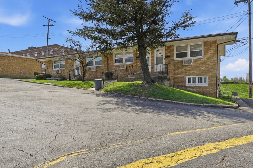 7559 Mentor Ave, Mentor, OH à vendre - Photo du bâtiment - Image 3 de 23