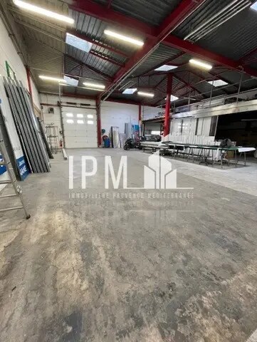 Flex in Marseille for lease Interior Photo- Image 1 of 13