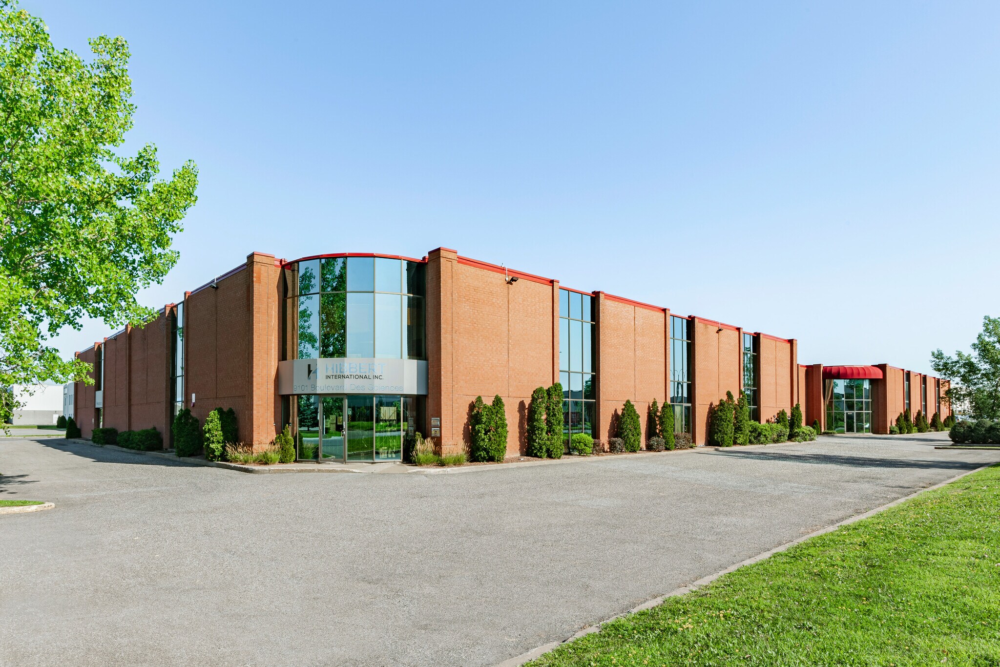 9101-9175 Boul des Sciences, Montréal, QC à vendre Photo du bâtiment- Image 1 de 1