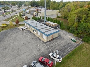 1320 Goshen Ave, Fort Wayne, IN for lease Interior Photo- Image 2 of 4