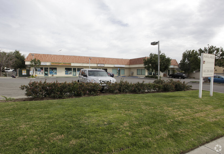 2488 Tapo St, Simi Valley, CA for lease - Primary Photo - Image 1 of 5