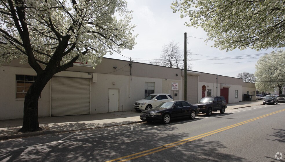 320-326 Westbury Ave, Carle Place, NY à vendre - Photo du bâtiment - Image 3 de 4