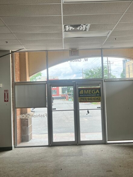 206-218 W Glebe Rd, Alexandria, VA for lease - Building Photo - Image 3 of 10