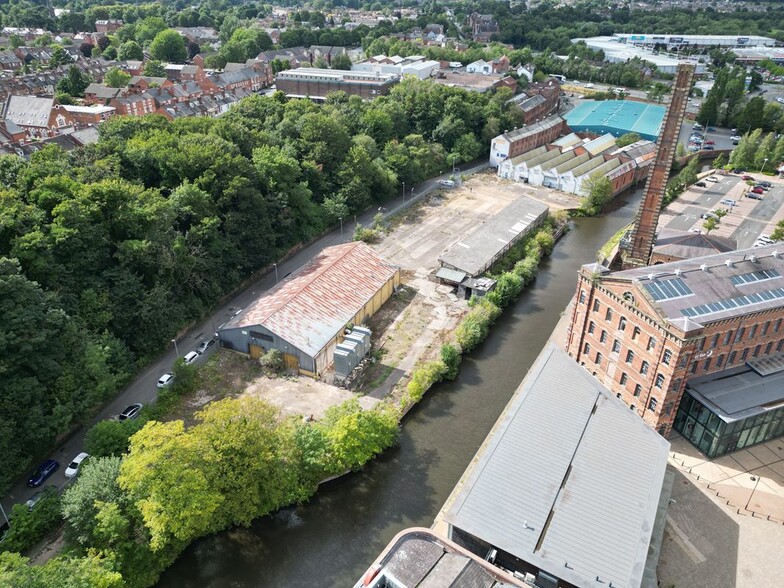 Park Ln, Kidderminster à louer - Photo du bâtiment - Image 2 de 21