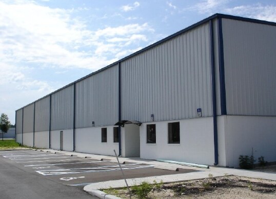 Falcon NNN Industrial Portfolio portefeuille de 8 propriétés à vendre sur LoopNet.ca - Photo du bâtiment - Image 2 de 17