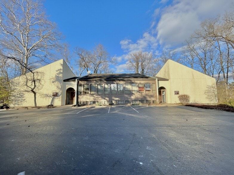 1250 Springfield Pike, Cincinnati, OH for lease - Building Photo - Image 1 of 7