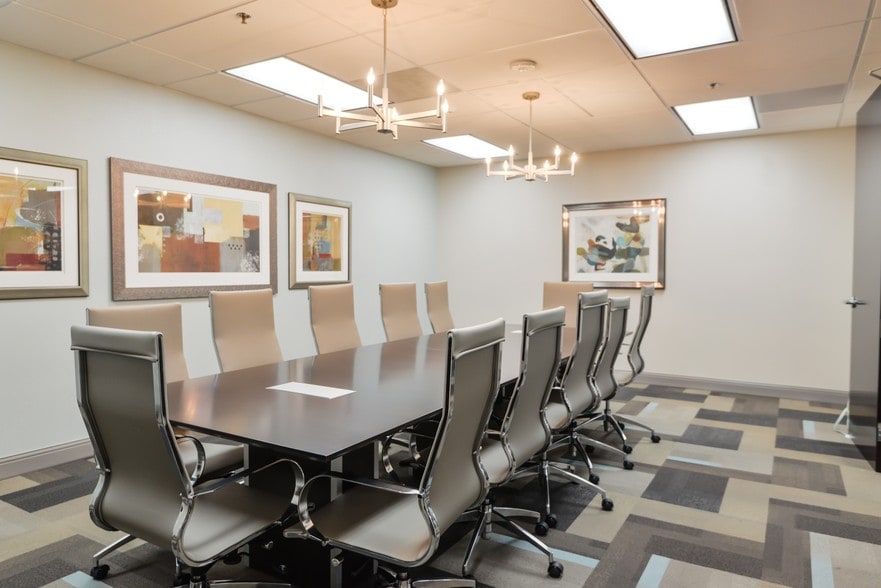 3903 Northdale Blvd, Tampa, FL for lease - Interior Photo - Image 2 of 46