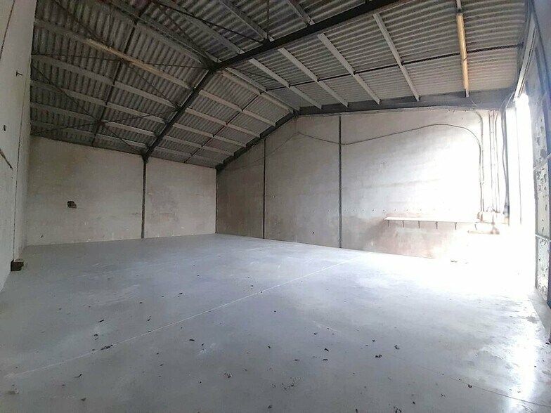 Industrial in Le Cannet-des-Maures for lease - Interior Photo - Image 1 of 4
