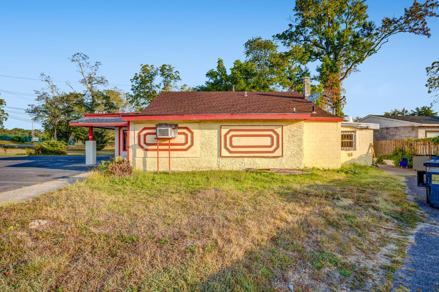 111 Lakeside Dr, Tuckerton, NJ for sale Primary Photo- Image 1 of 33