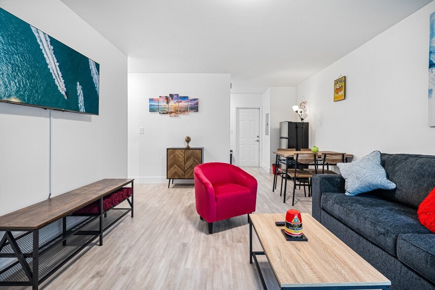 1125 NE 80th St, Miami, FL for sale - Interior Photo - Image 1 of 24