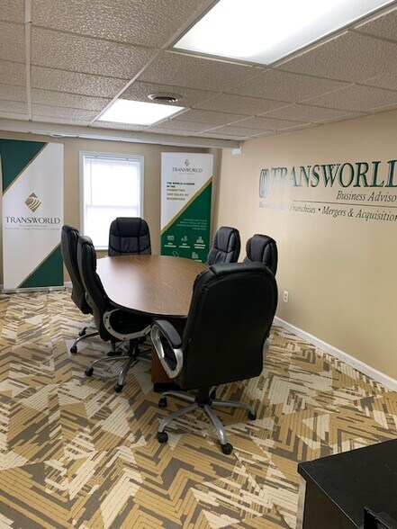 305 Sonderen St, O'Fallon, MO à louer - Photo du bâtiment - Image 3 de 8