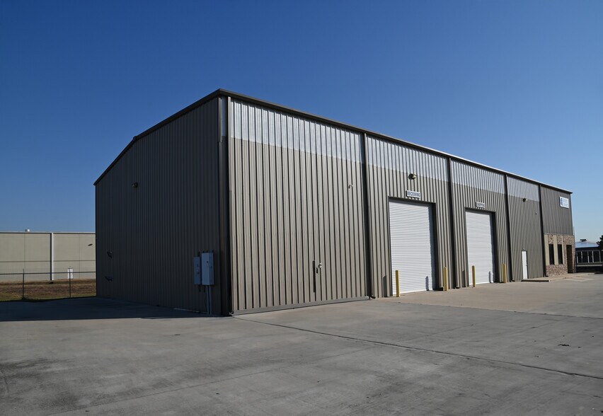 10411 Kansack Ln, Houston, TX à louer - Photo du bâtiment - Image 2 de 4