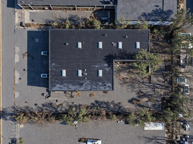 55 Sweeneydale Ave, Bay Shore, NY for lease - Building Photo - Image 3 of 13