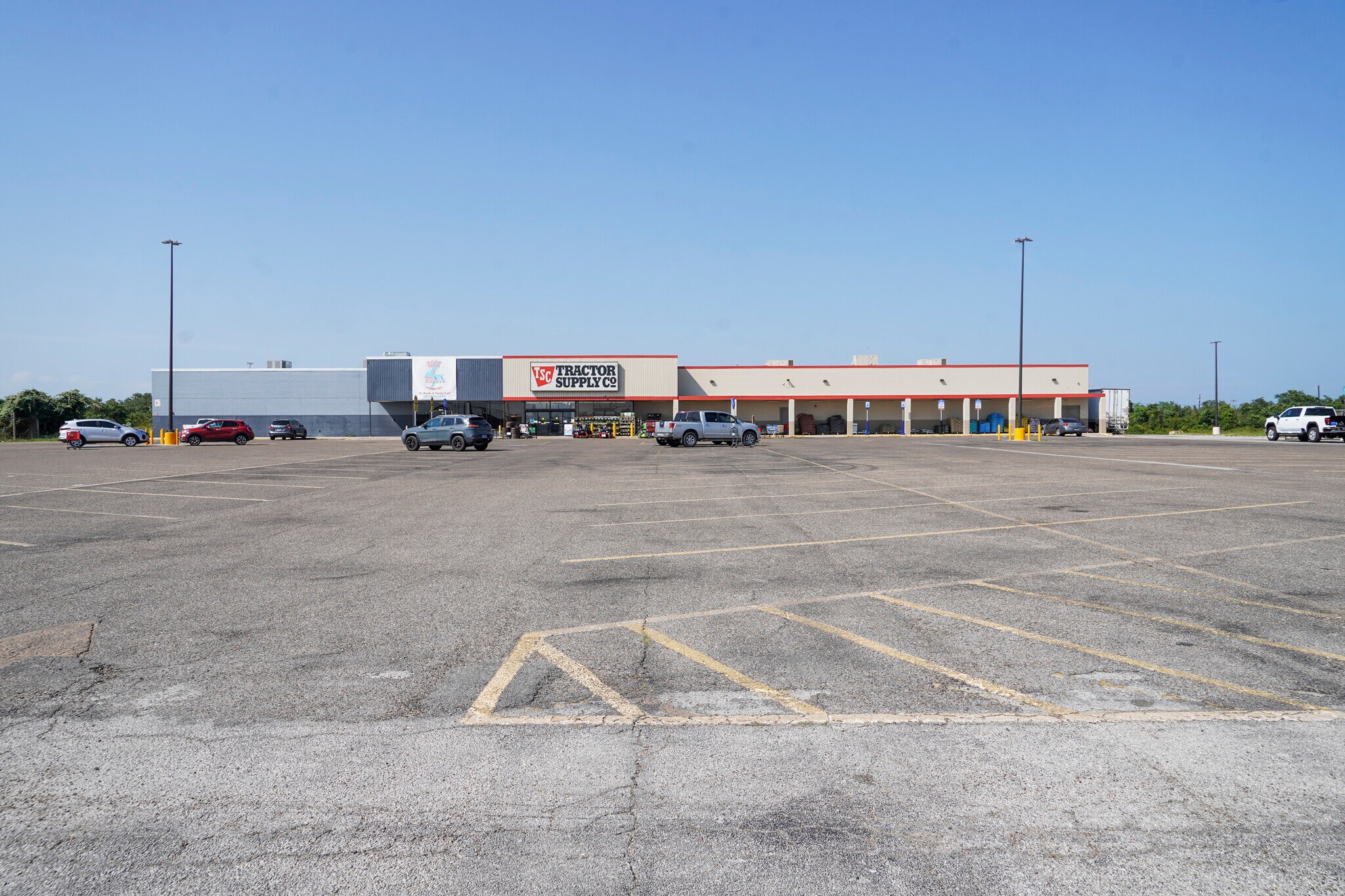 1920 Wheeler Ave, Aransas Pass, TX for lease Building Photo- Image 1 of 5