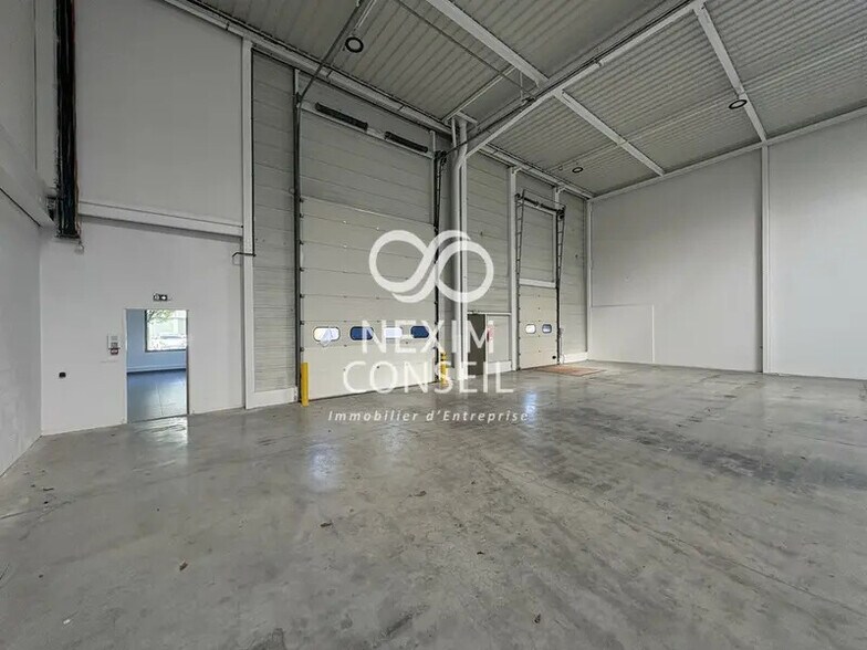 Flex dans Le Blanc-Mesnil à louer - Photo du bâtiment - Image 2 de 8