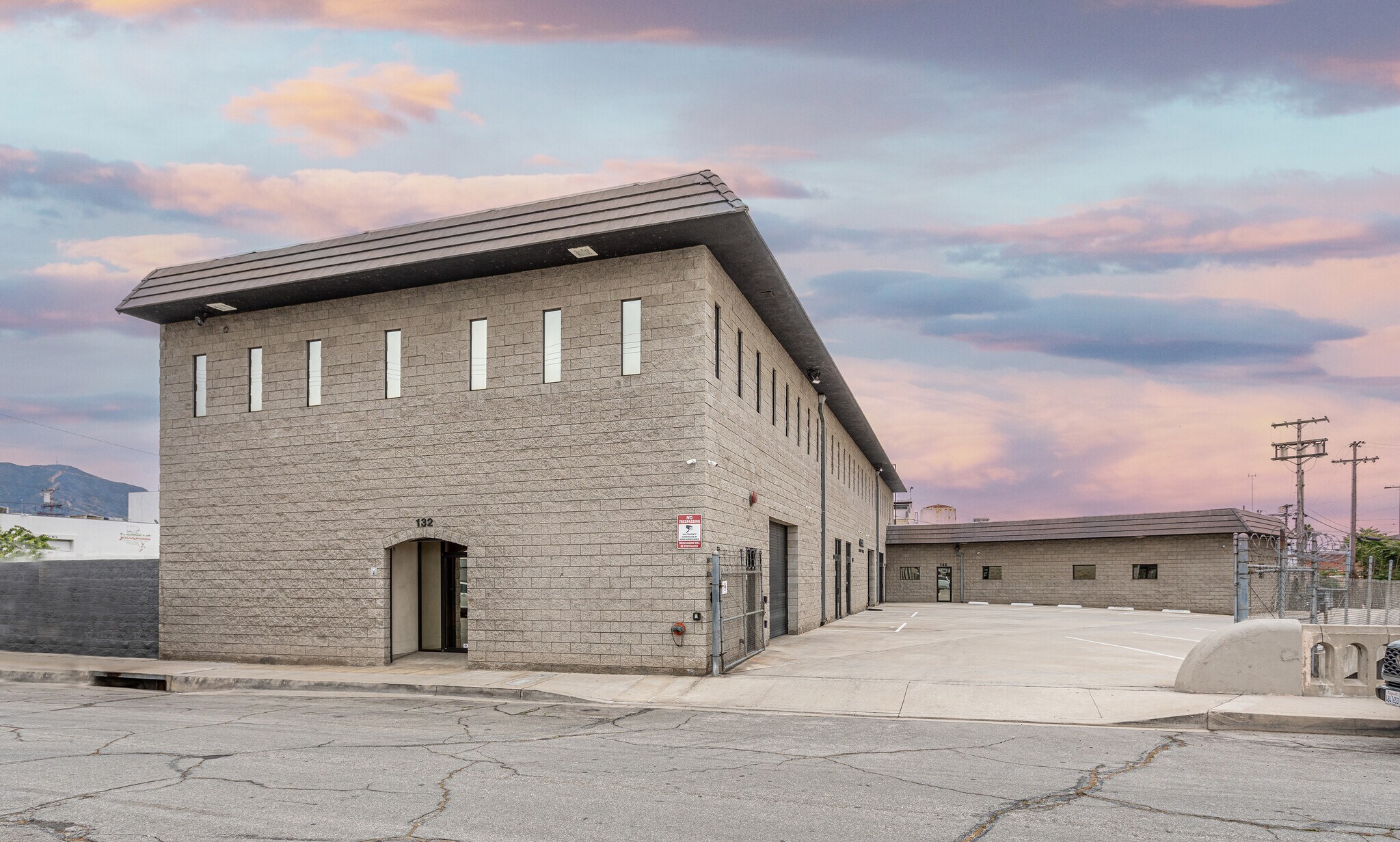 132-142 W Verdugo Ave, Burbank, CA à louer Photo du bâtiment- Image 1 de 34