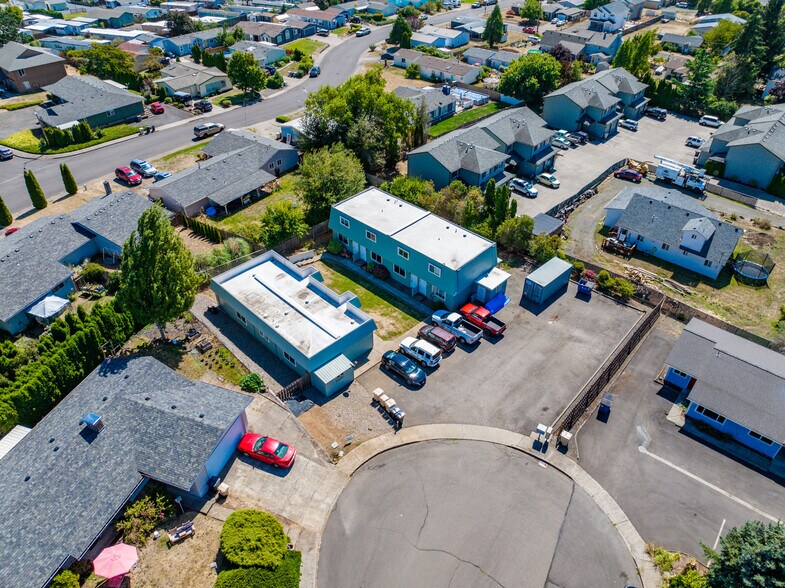 175 NE Fern Ct, Dallas, OR à vendre - Photo du bâtiment - Image 3 de 11